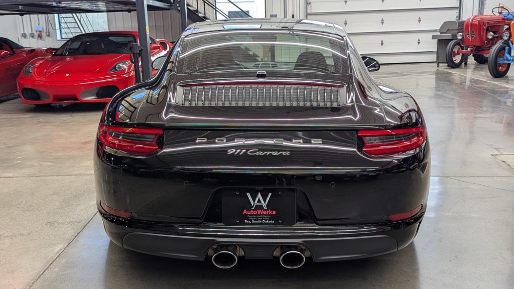 2018 Porsche 911 Image 6