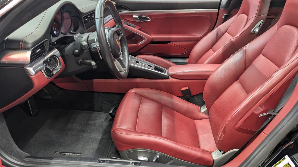 2018 Porsche 911 Image 9