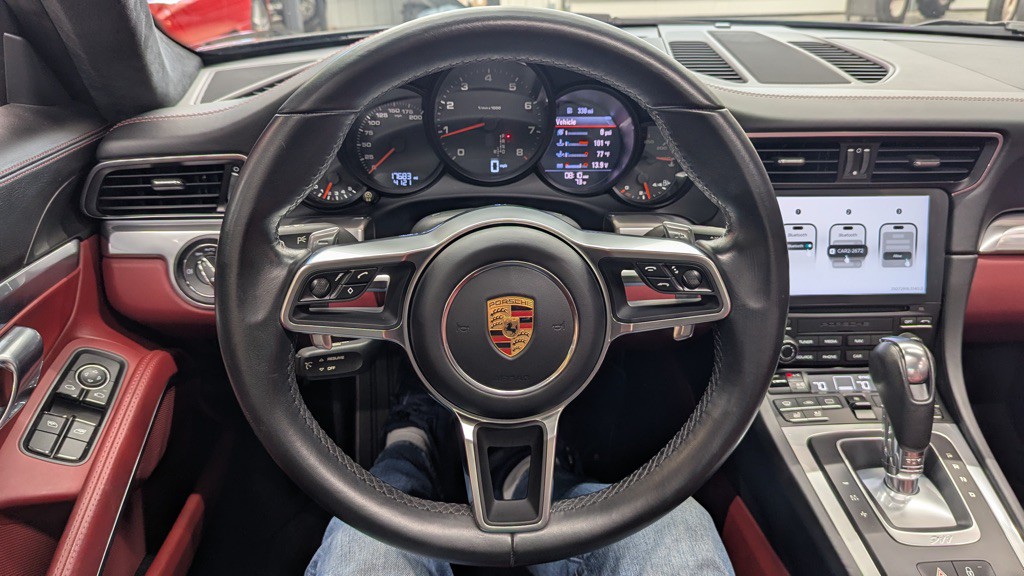 2018 Porsche 911 Image 13