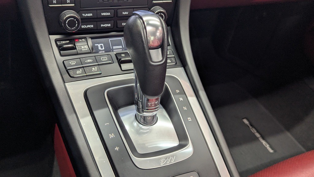2018 Porsche 911 Image 18