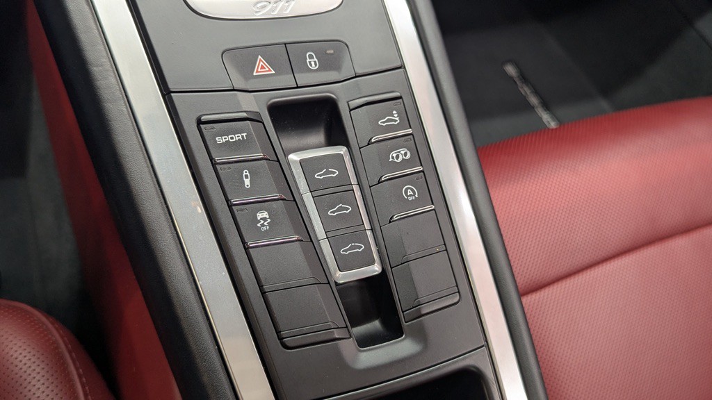 2018 Porsche 911 Image 19