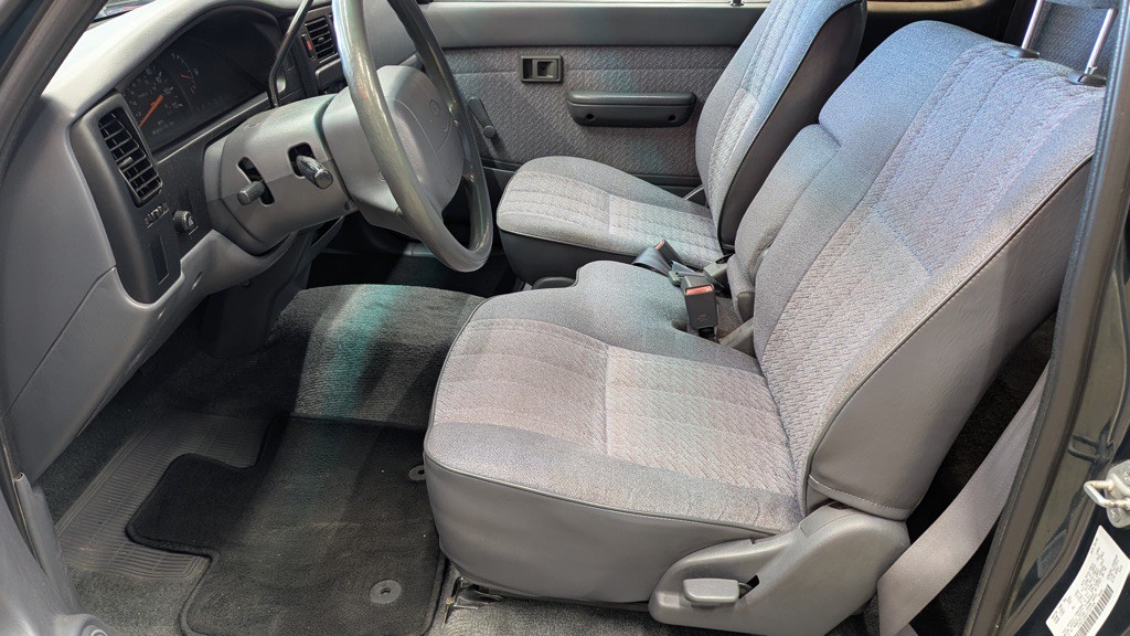 1996 Toyota Tacoma Image 10