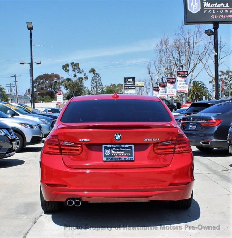 2014 BMW 3 Series Image 4