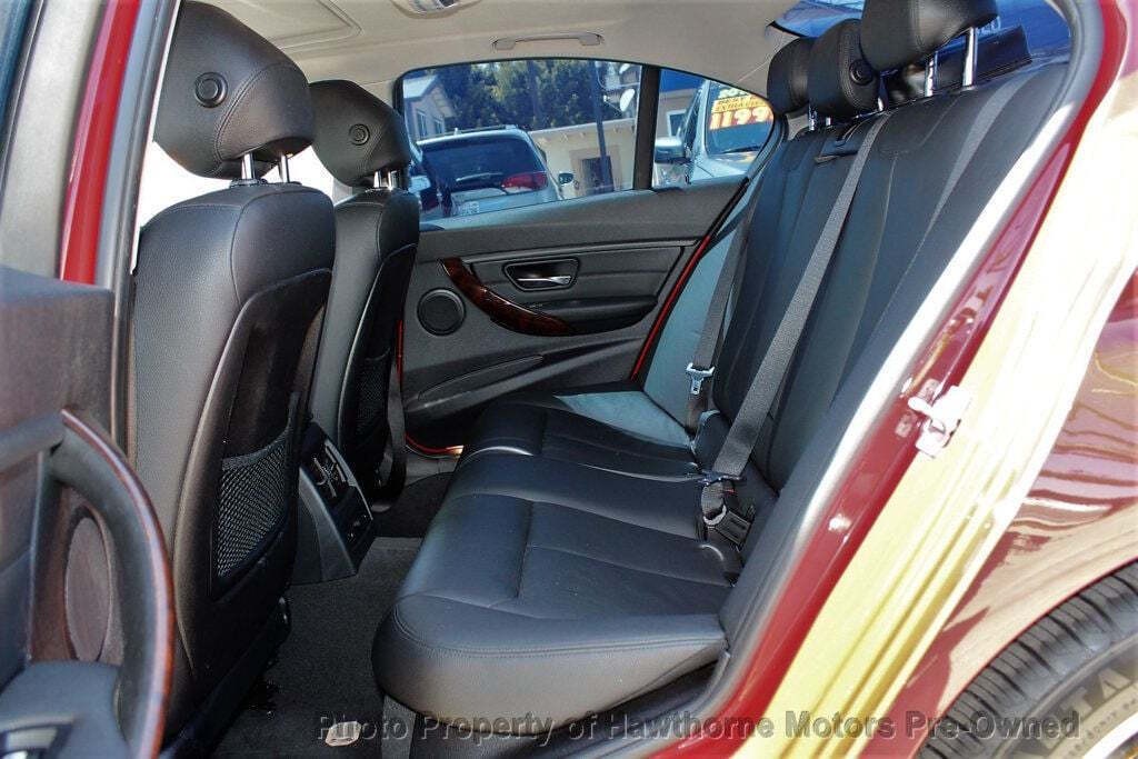 2014 BMW 3 Series Image 10