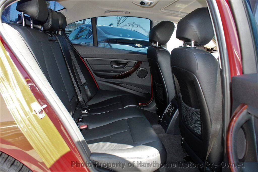 2014 BMW 3 Series Image 12