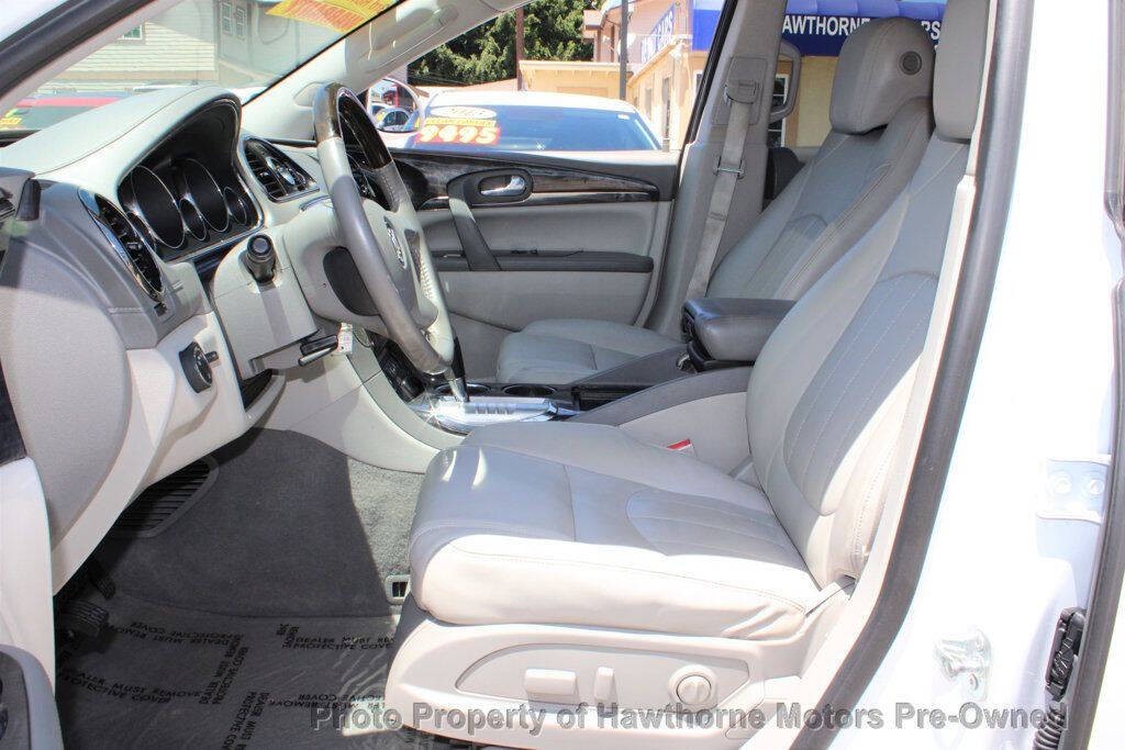 2017 Buick Enclave Image 9