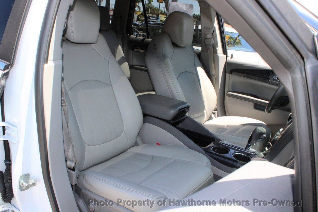 2017 Buick Enclave Image 12