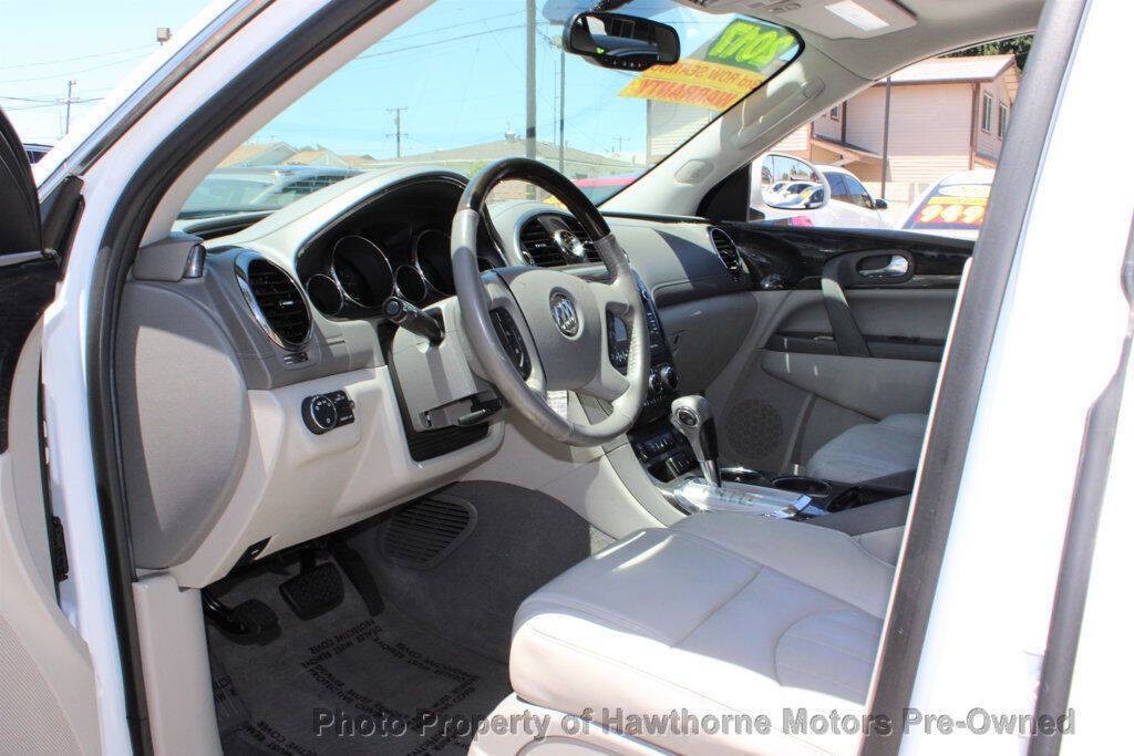 2017 Buick Enclave Image 18