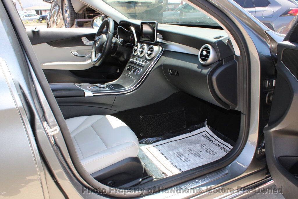 2017 Mercedes-Benz C-Class Image 17