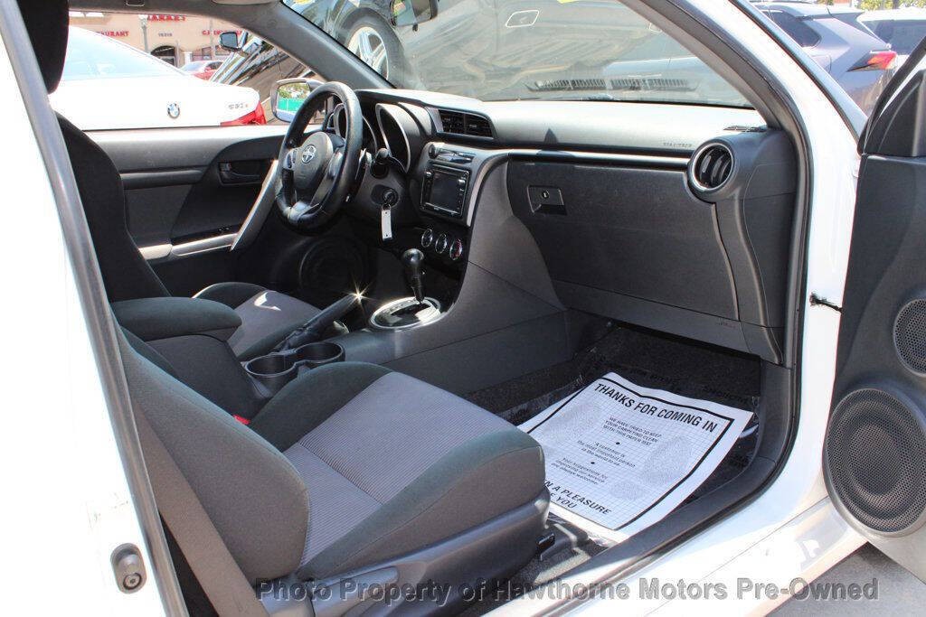 2015 Scion tC Image 15