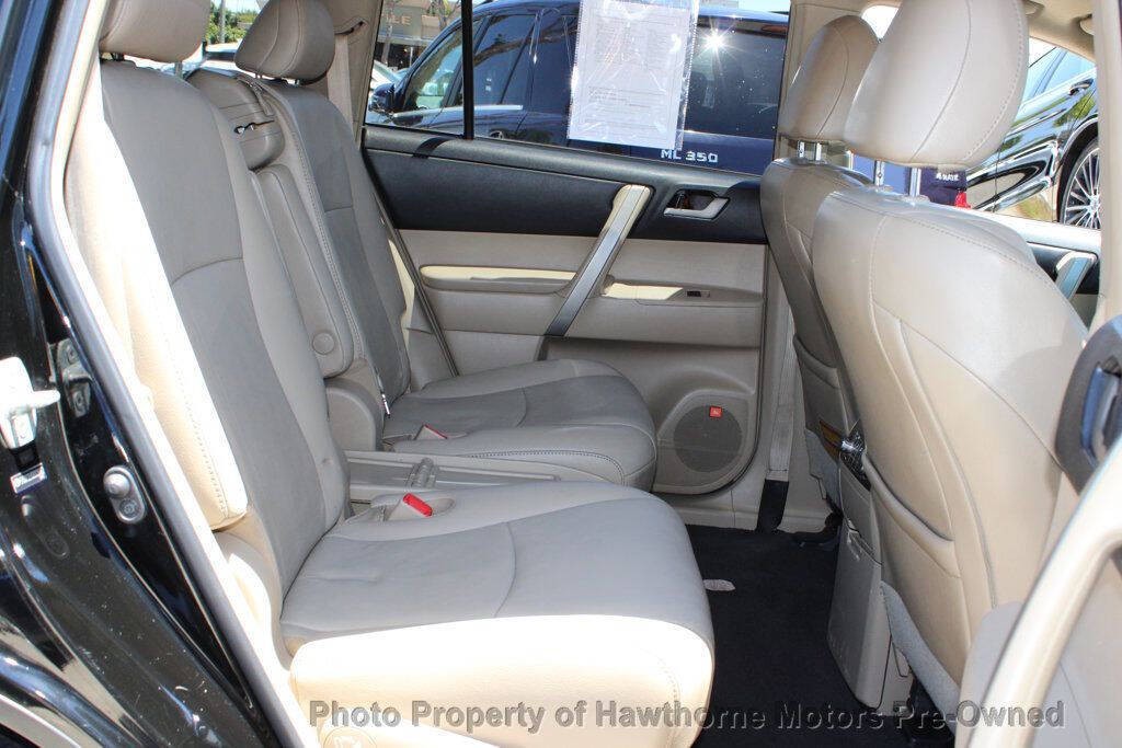 2011 Toyota Highlander Image 13