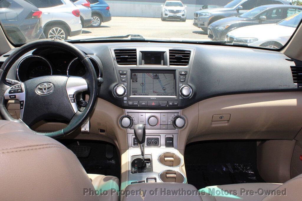 2011 Toyota Highlander Image 18