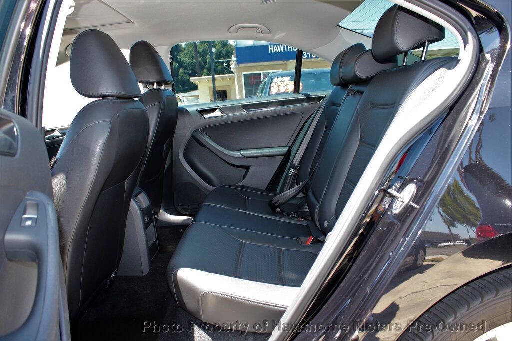2017 Volkswagen Jetta Image 10