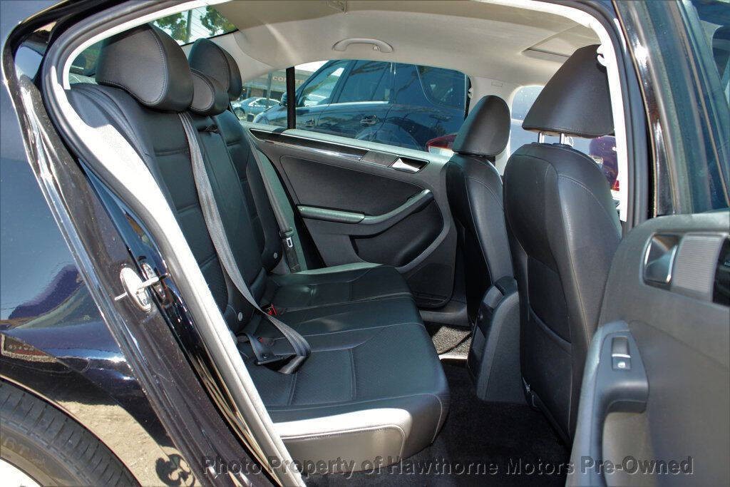 2017 Volkswagen Jetta Image 12