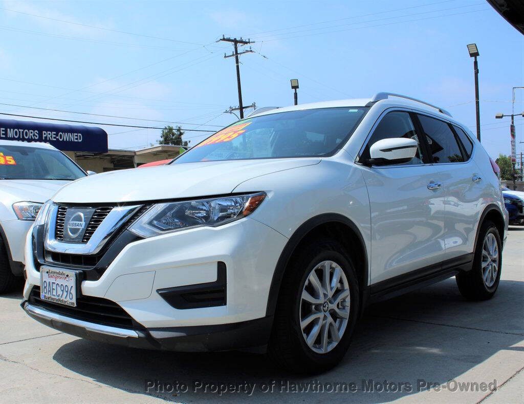 2017 Nissan Rogue Image 2