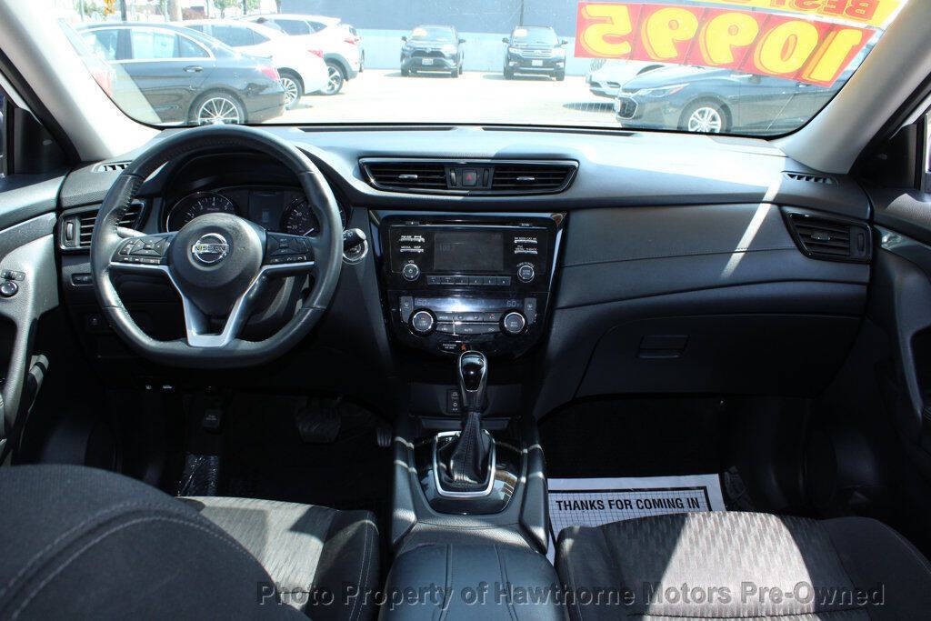 2017 Nissan Rogue Image 13