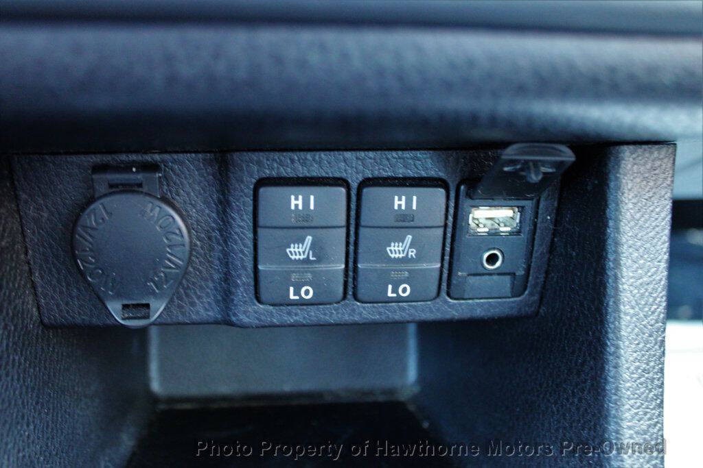 2017 Toyota Corolla Image 17