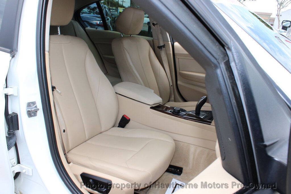 2014 BMW 3 Series Image 11