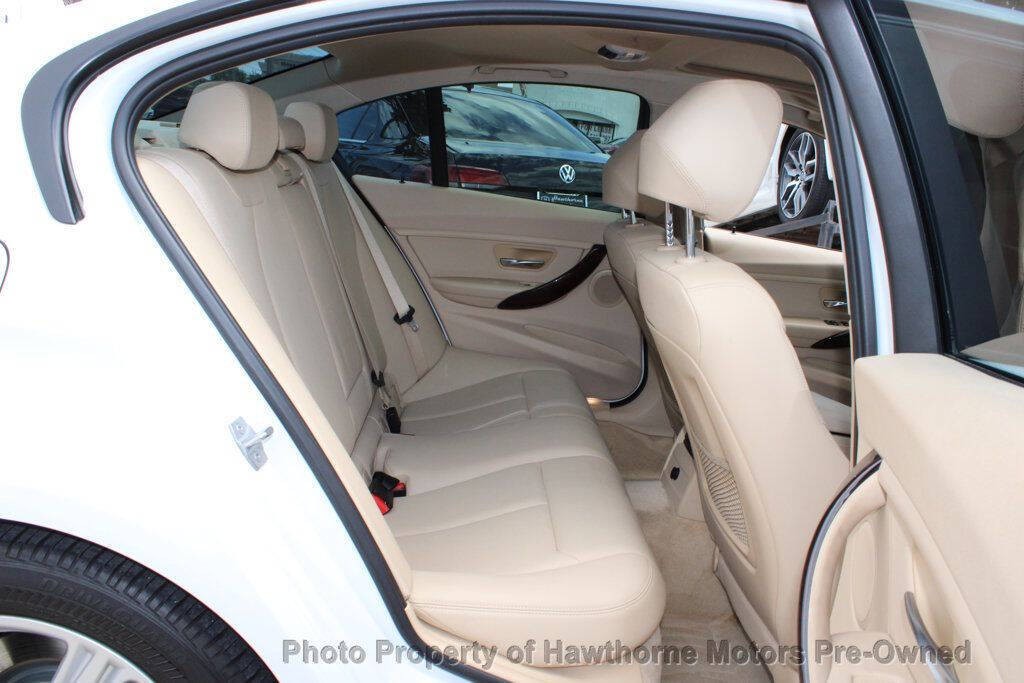2014 BMW 3 Series Image 12