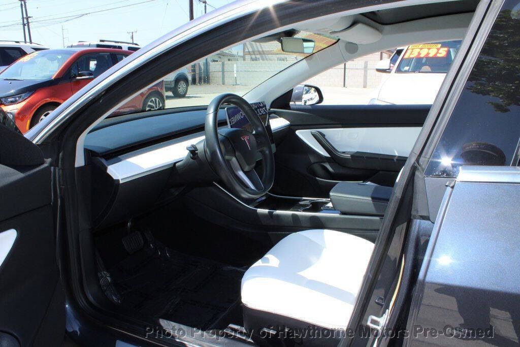 2018 Tesla Model 3 Image 17