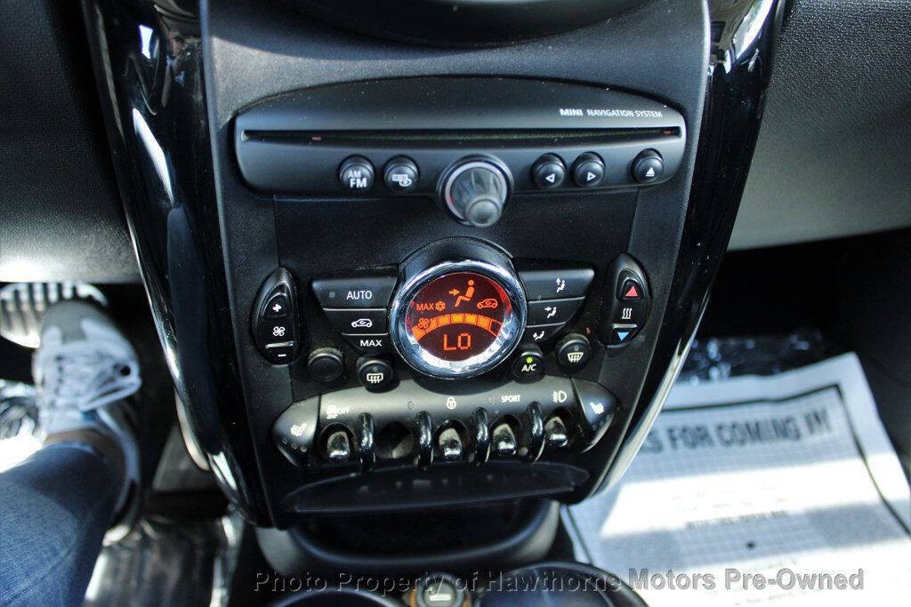 2015 MINI Countryman Image 16