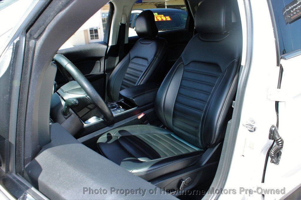 2019 Ford Edge Image 9
