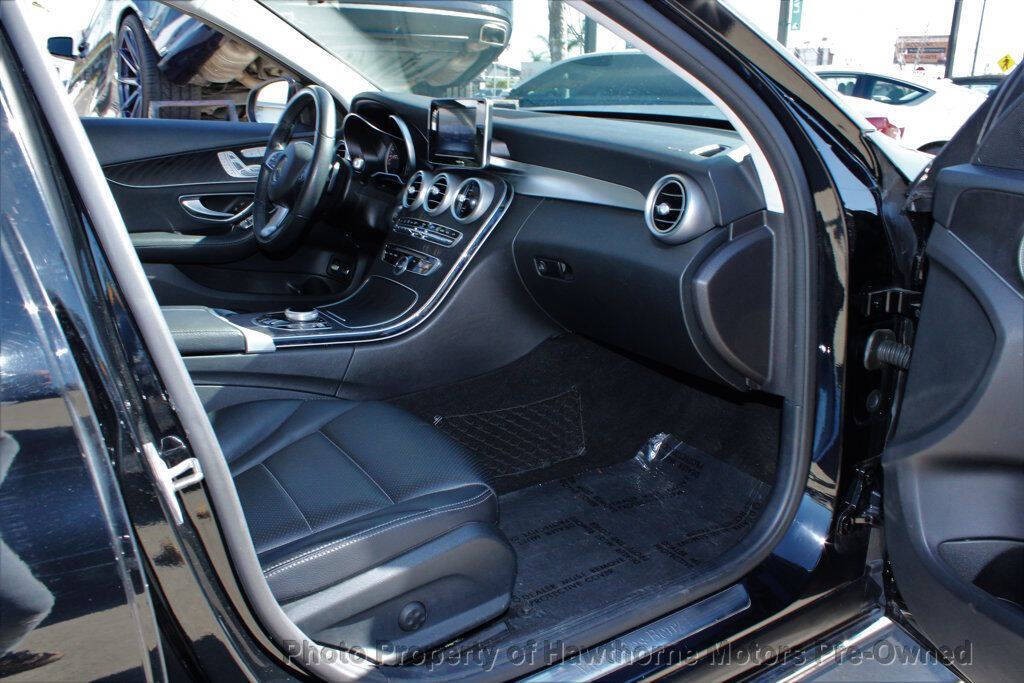 2017 Mercedes-Benz C-Class Image 19