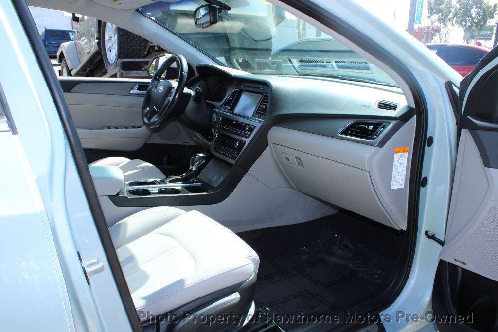 2016 Hyundai Sonata Image 19