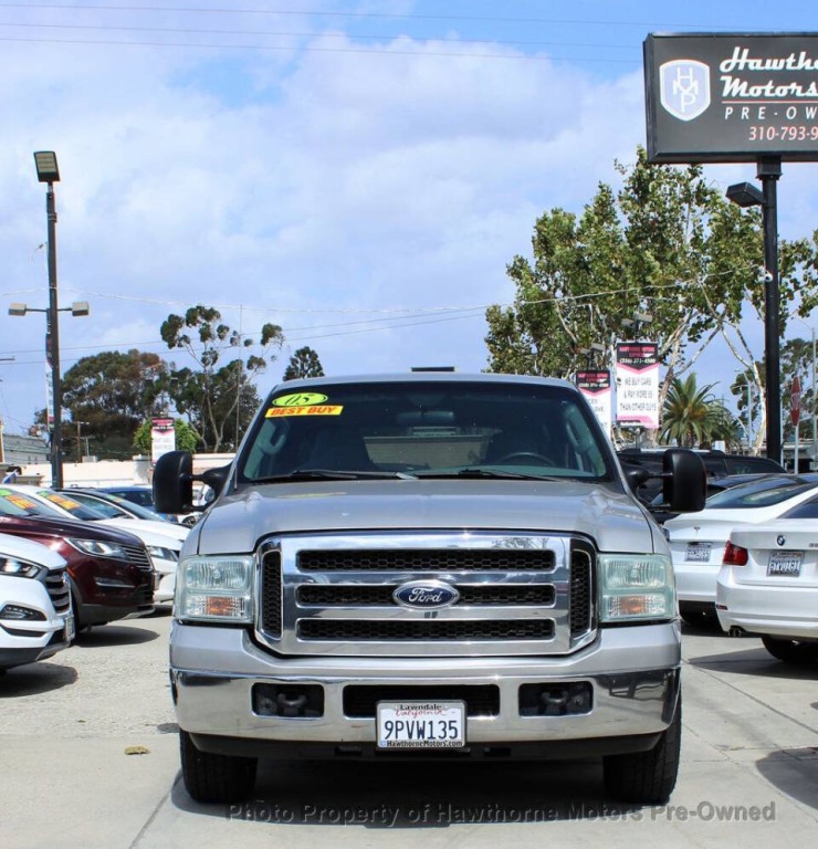 2005 Ford Excursion Image 3