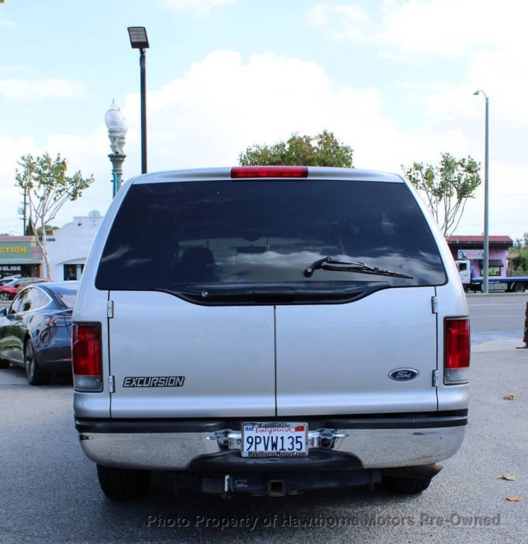 2005 Ford Excursion Image 4