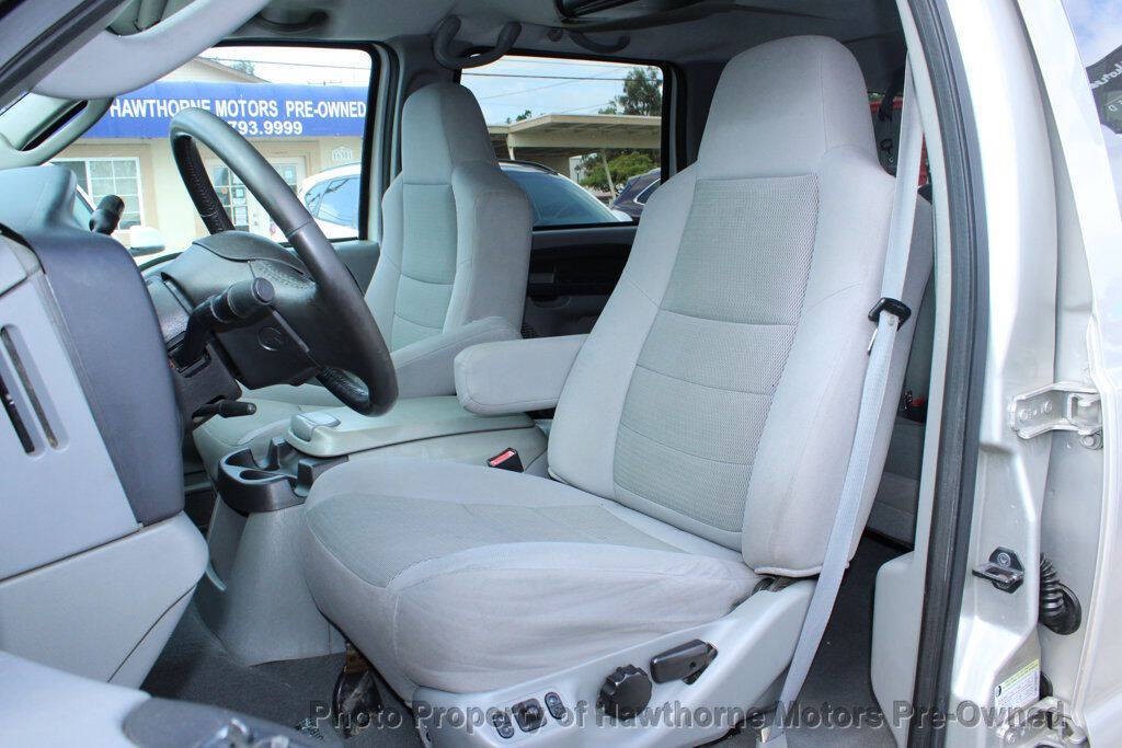 2005 Ford Excursion Image 7