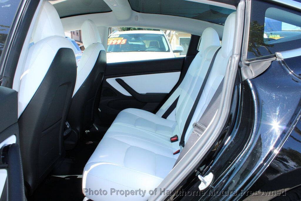 2018 Tesla Model 3 Image 10