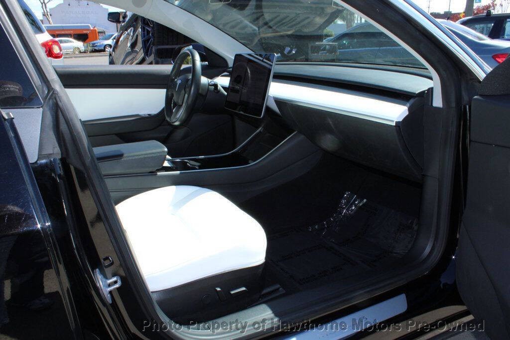 2018 Tesla Model 3 Image 18