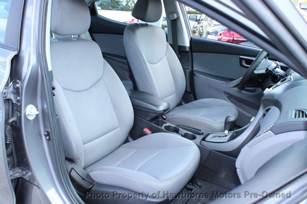 2012 Hyundai Elantra Image 11