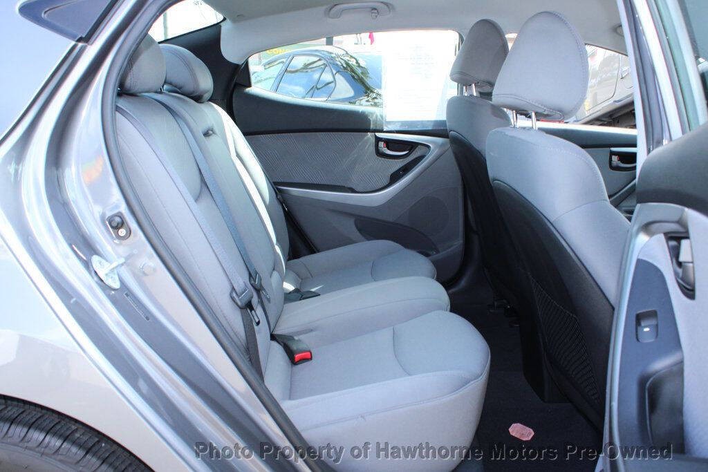 2012 Hyundai Elantra Image 12