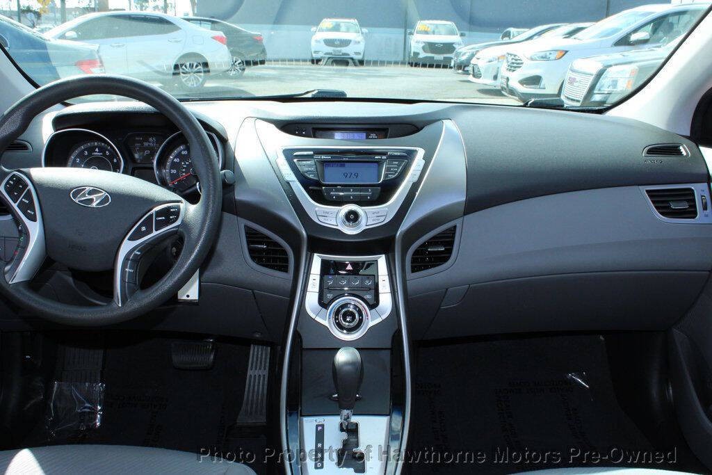 2012 Hyundai Elantra Image 13
