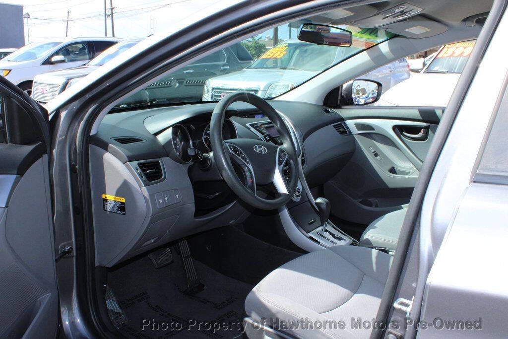 2012 Hyundai Elantra Image 14