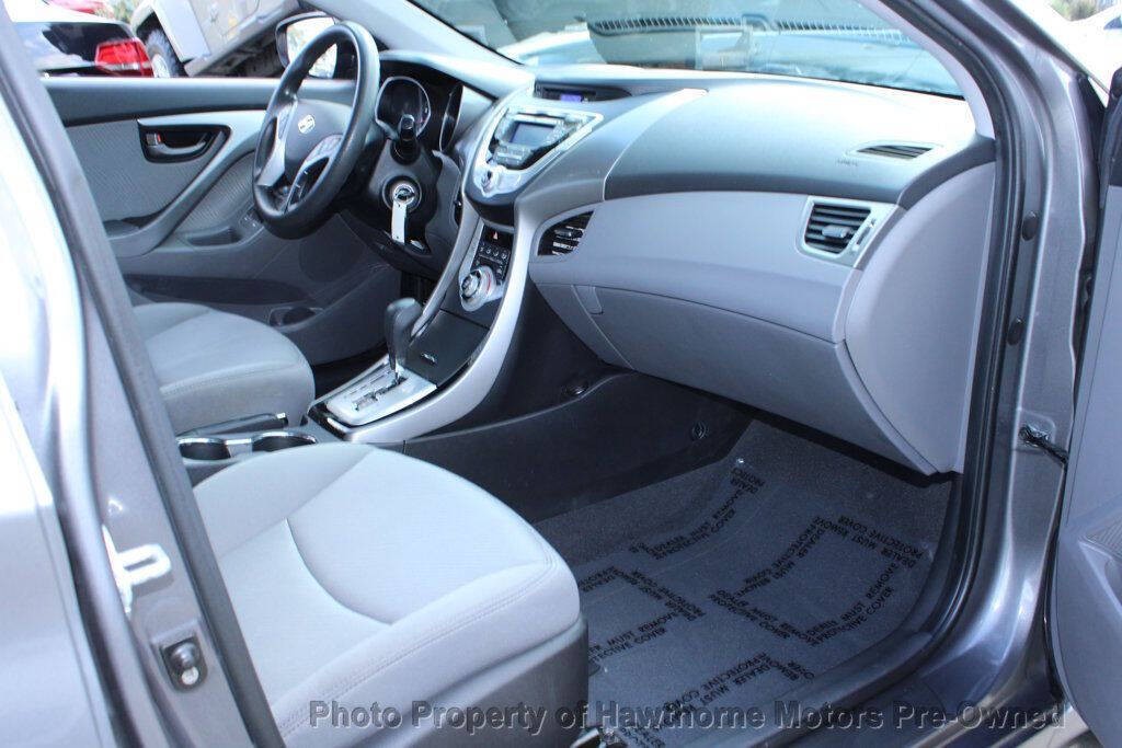 2012 Hyundai Elantra Image 15