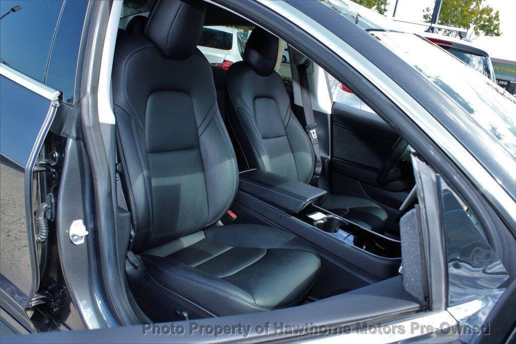 2018 Tesla Model 3 Image 11