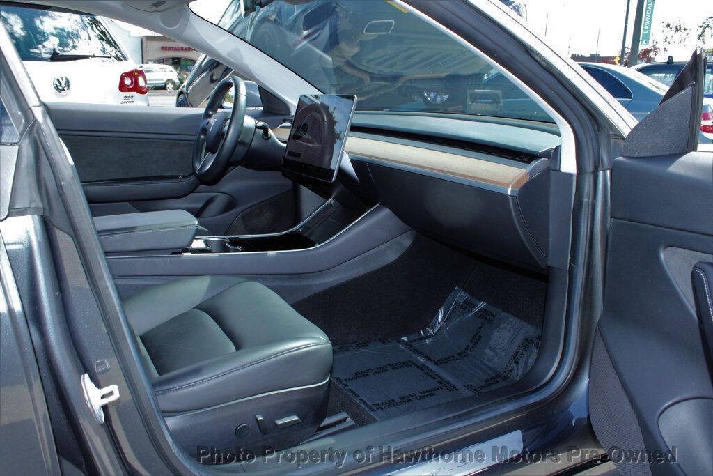 2018 Tesla Model 3 Image 18