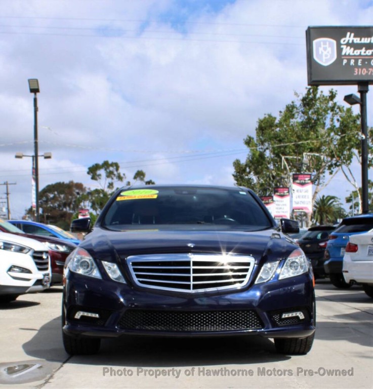 2010 Mercedes-Benz E-Class Image 3