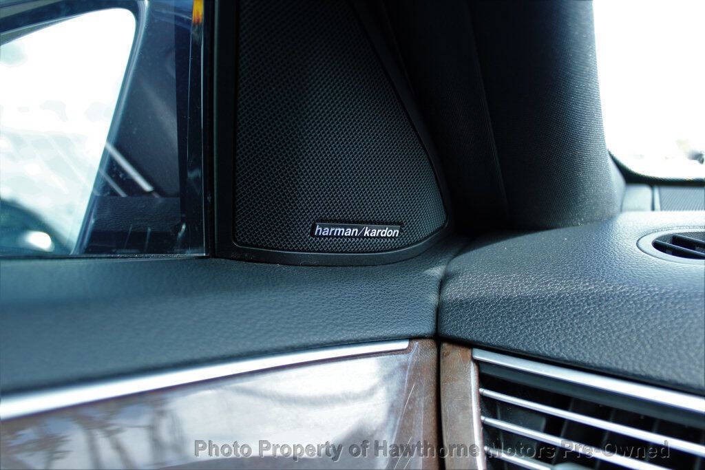 2010 Mercedes-Benz E-Class Image 16
