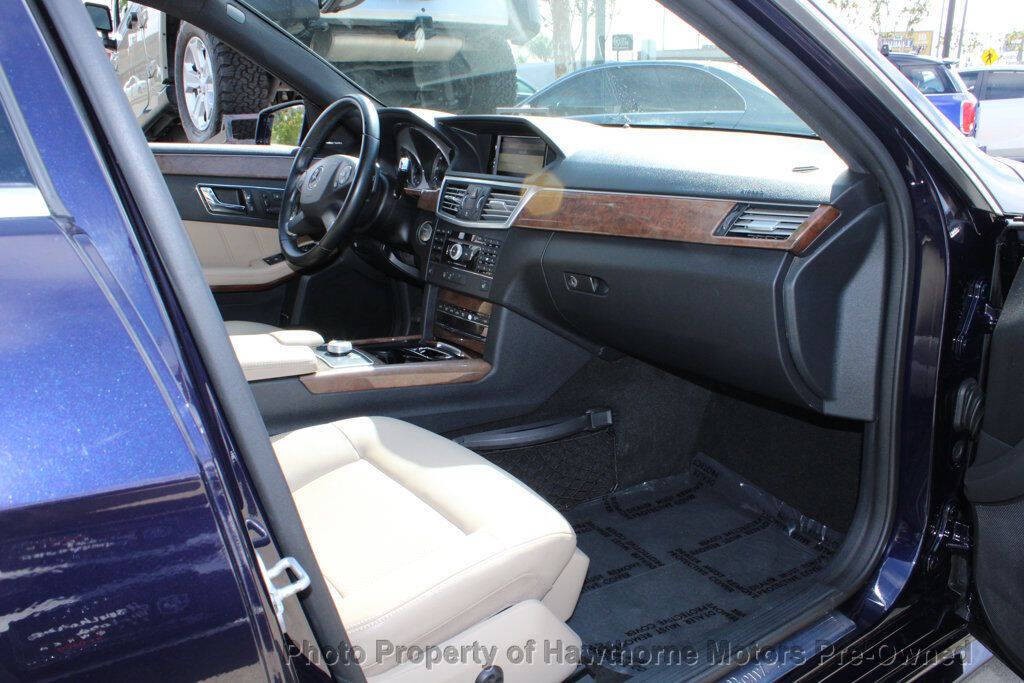 2010 Mercedes-Benz E-Class Image 21