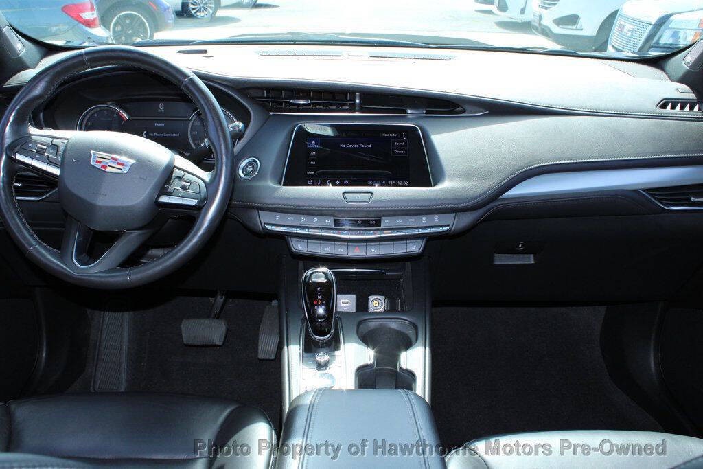 2022 Cadillac XT4 Image 13