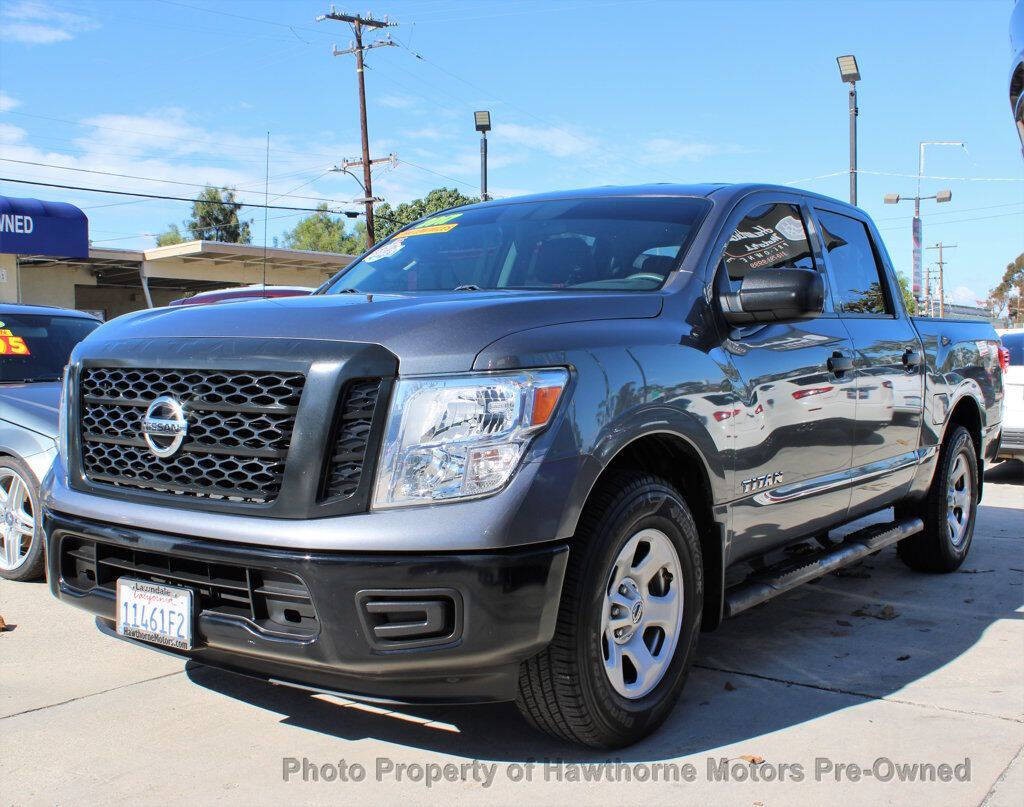 2017 Nissan Titan Image 2