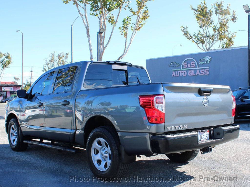 2017 Nissan Titan Image 4
