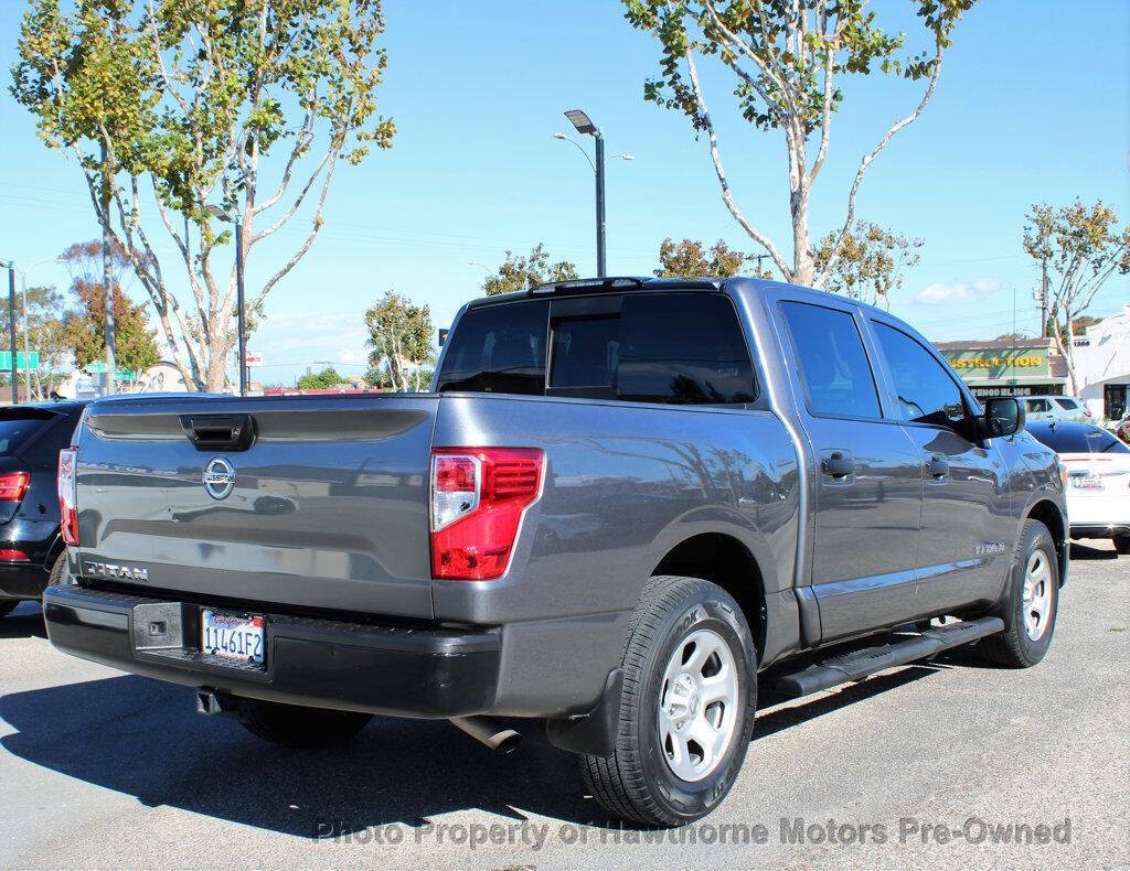 2017 Nissan Titan Image 5