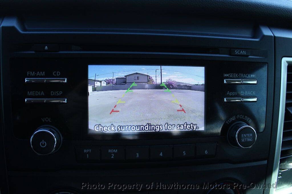 2017 Nissan Titan Image 10