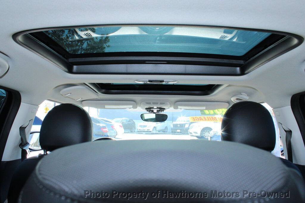 2017 MINI Cooper Clubman Image 14