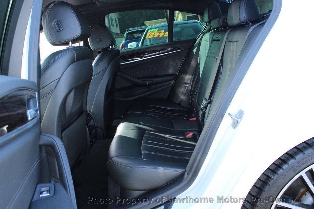 2019 BMW 5 Series Image 10
